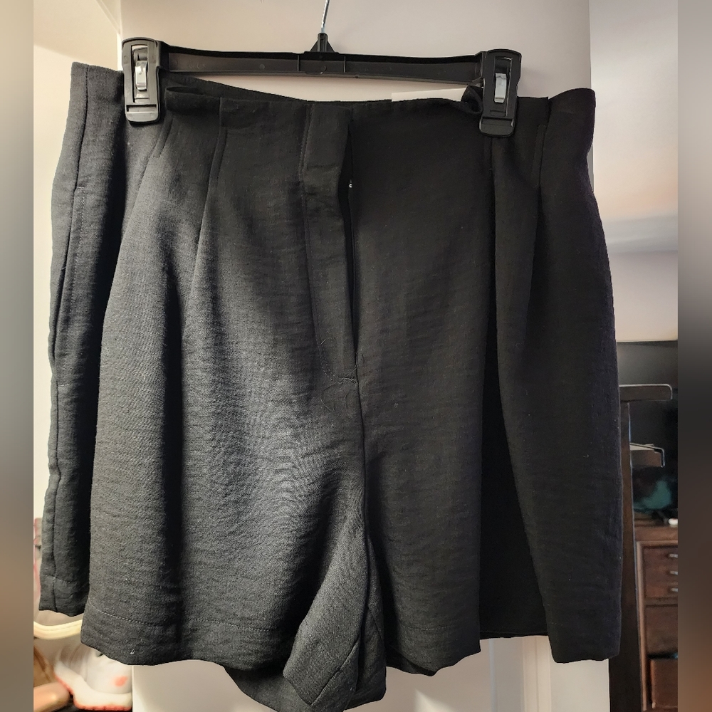 Ann Taylor, Paper Bag Shorts, size 8, black